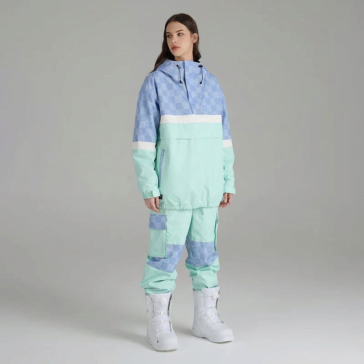 Sporty women's 2-piece thermal ski suit in vibrant color for snowboarding outerwear