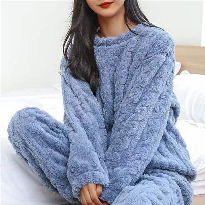 Women's ultra-soft cozy loungewear set for ultimate comfort, perfect for relaxing or sleeping.