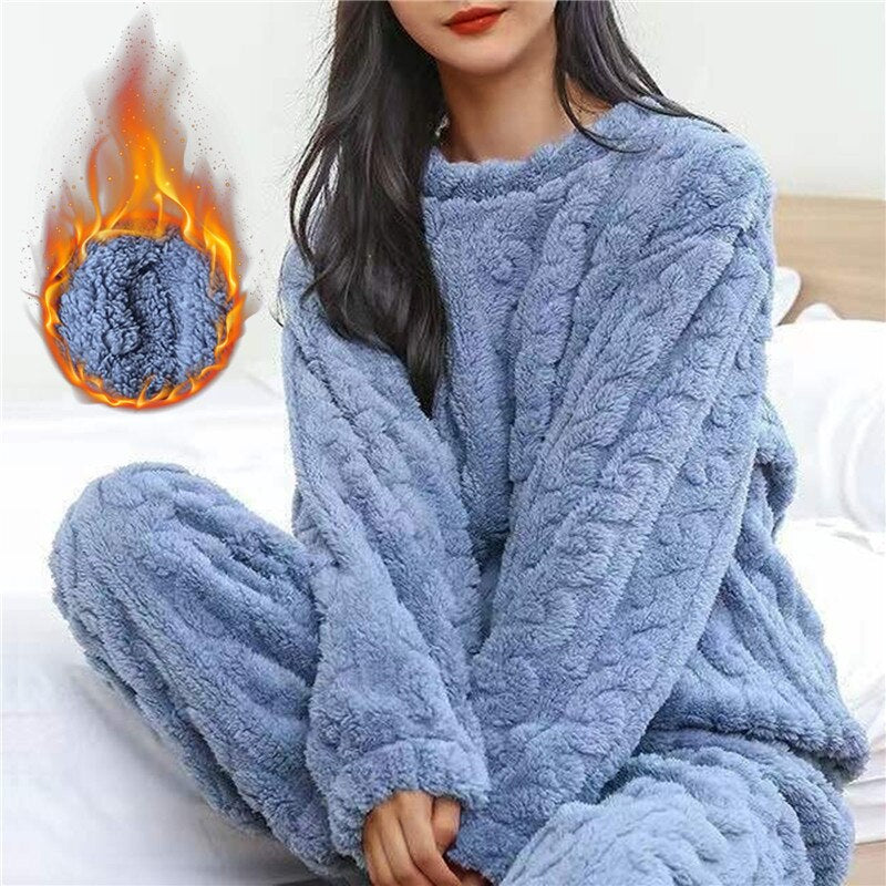 Stylish women's loungewear set with a long-sleeve top & matching pants, ultra-soft fabric.