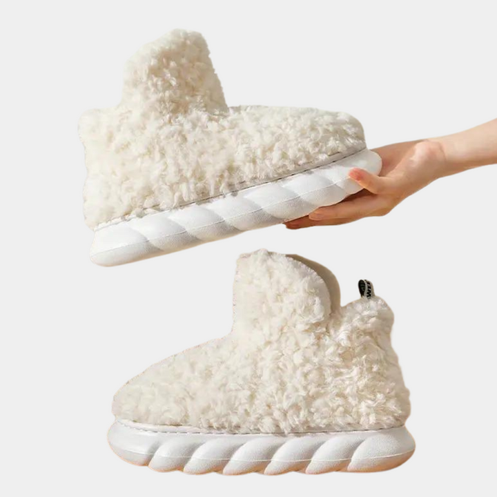 Cozy women's indoor slippers, ultra soft & warm. Plush teddy house shoes for ultimate comfort & relaxation.