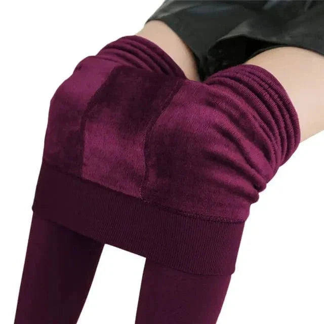 Warm winter leggings for women, featuring a soft fleece lining & high waist for tummy control & cozy comfort.