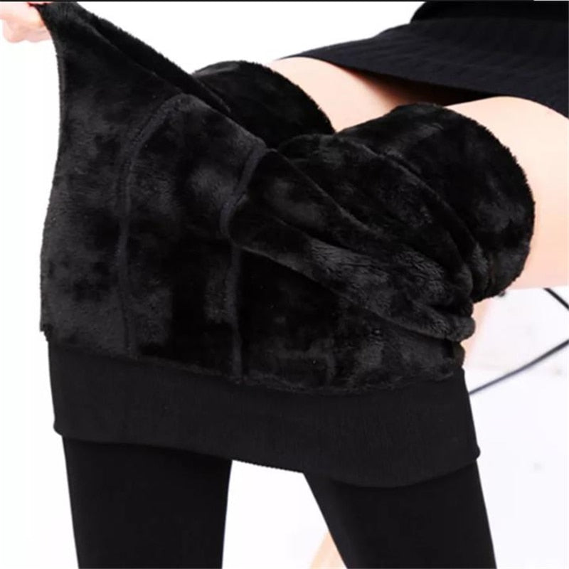 Protect from cold with these ultra-warm women's winter leggings, cozy and comfortable.