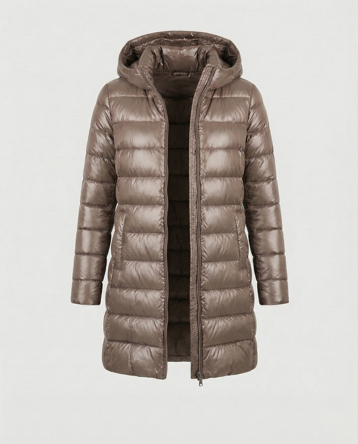 Warm, ultralight women's insulated hooded jacket, ideal transitional outerwear for all seasons.
