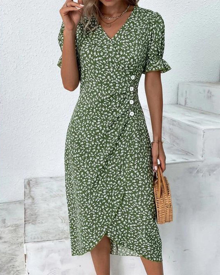 Women's short sleeve V-neck dress, button-down front, suitable for versatile everyday fashion.