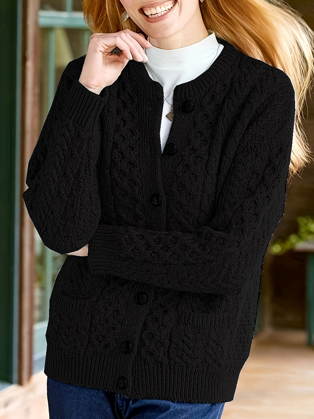 Versatile women's button-down cardigan, perfect for layering and creating casual or elegant looks.