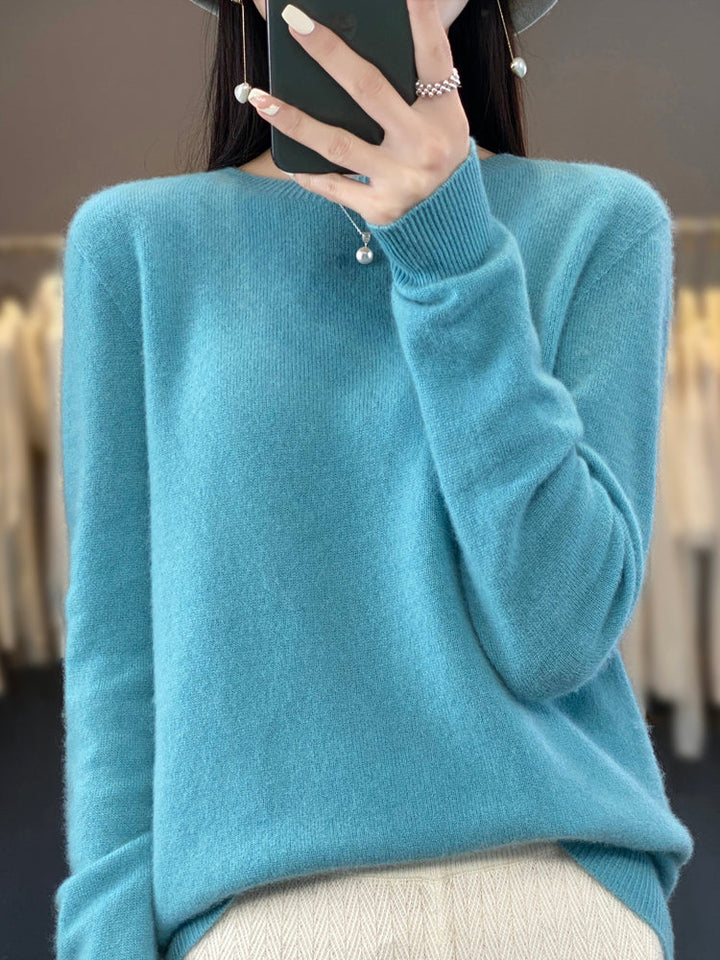 Everyday wear women's pullover, featuring a cozy relaxed fit and long sleeves.
