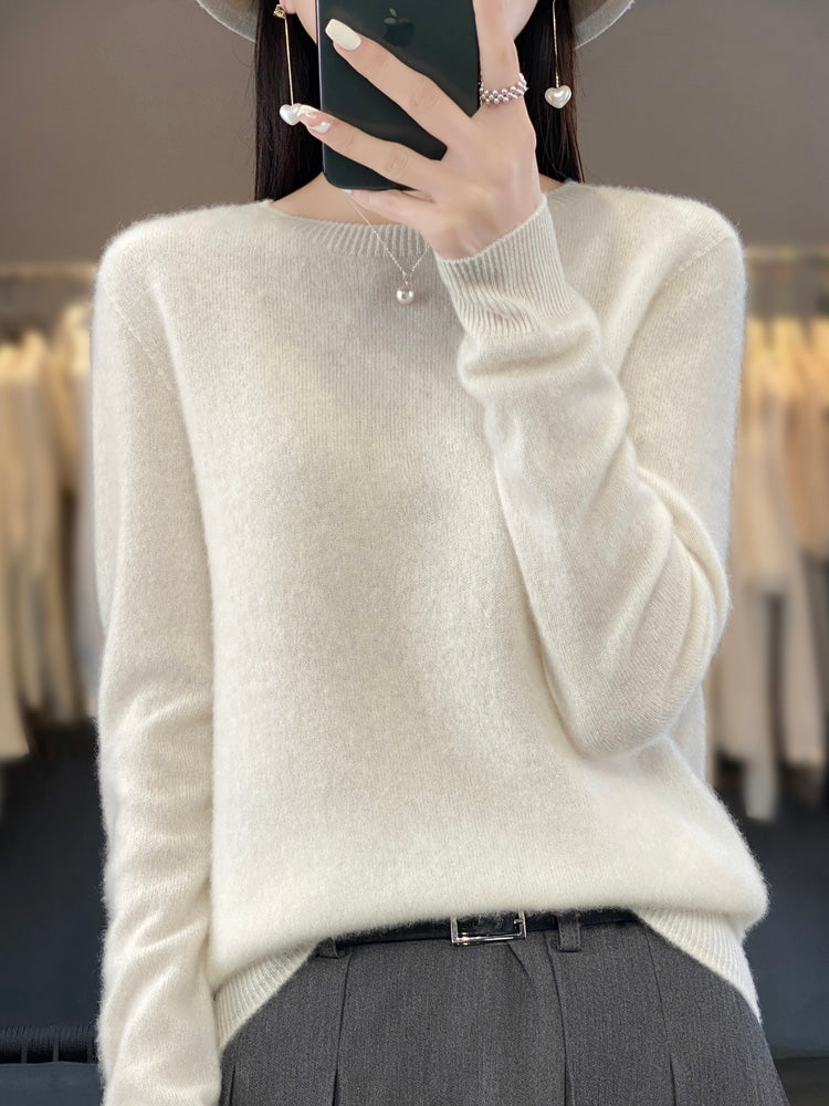 Versatile women's long sleeve knitwear, offering everyday comfort and chic style.