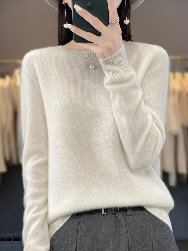 Versatile women's long sleeve knitwear, offering everyday comfort and chic style.