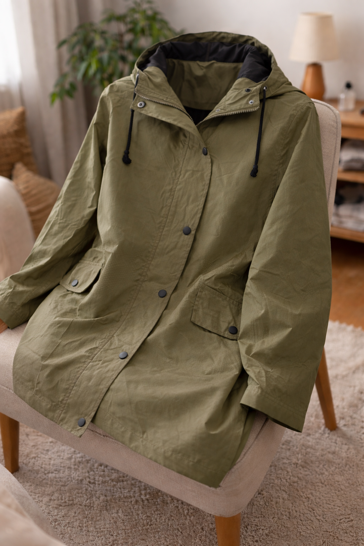 Women's hooded jacket, lightweight & weather-resistant. Ideal transitional outerwear by Sara Julia 2024.