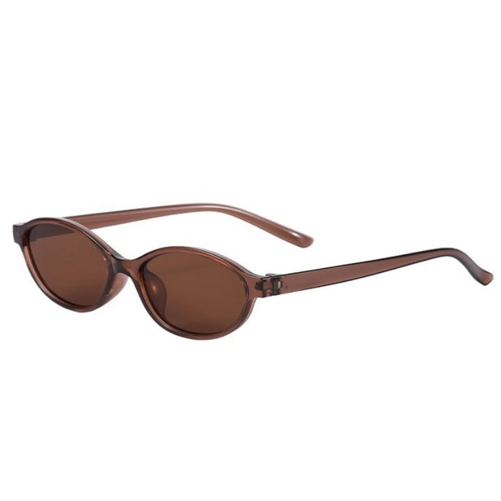 Fashionable women's vintage 90s cat-eye sunglasses, perfect retro accessory with UV400 sun protection.