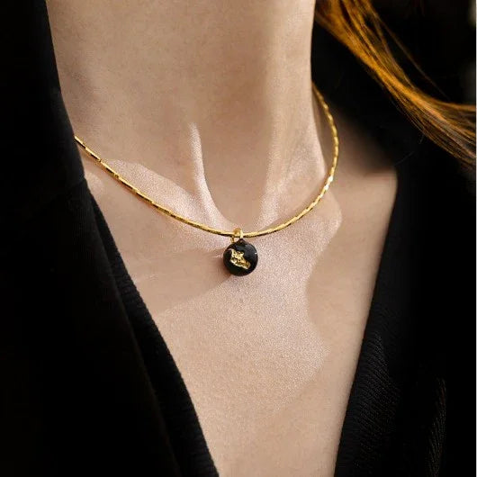 Elegant women's vintage gold crackle necklace, a striking statement accessory.