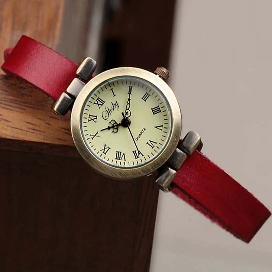 Gift for her: women's vintage quartz watch, brown leather strap & timeless design.