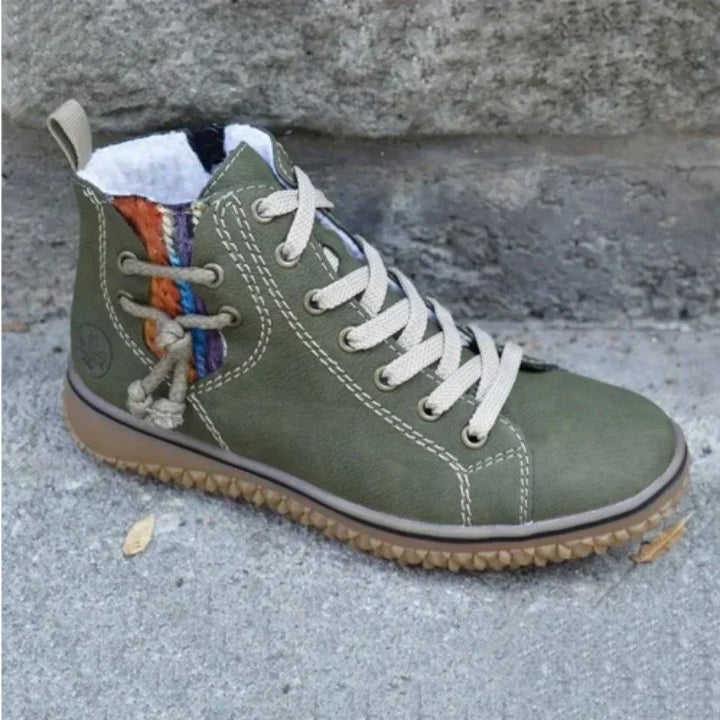 Durable women's Sofia vintage winter boots, providing warmth & comfort. Classic leather style for cold weather fashion.