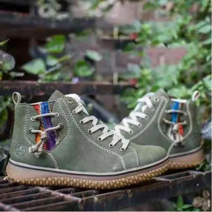 Women's Sofia vintage winter boots: warm, stylish leather footwear with anti-slip soles for comfort in cold weather.