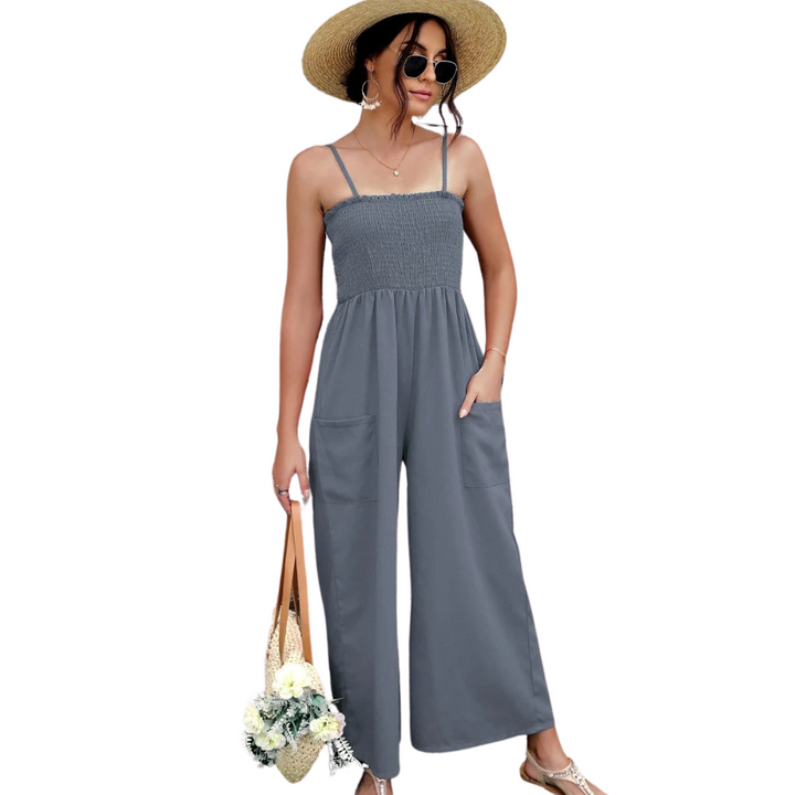 Elegant women's wide leg jumpsuit in vintage style, ideal for a summer outfit