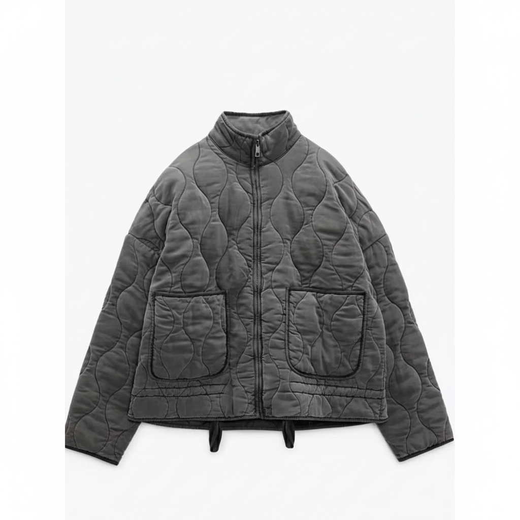 Vintage style warm jacket for women, suitable for daily wear during the winter season.