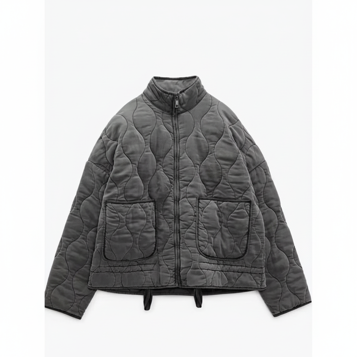 Vintage style warm jacket for women, suitable for daily wear during the winter season.