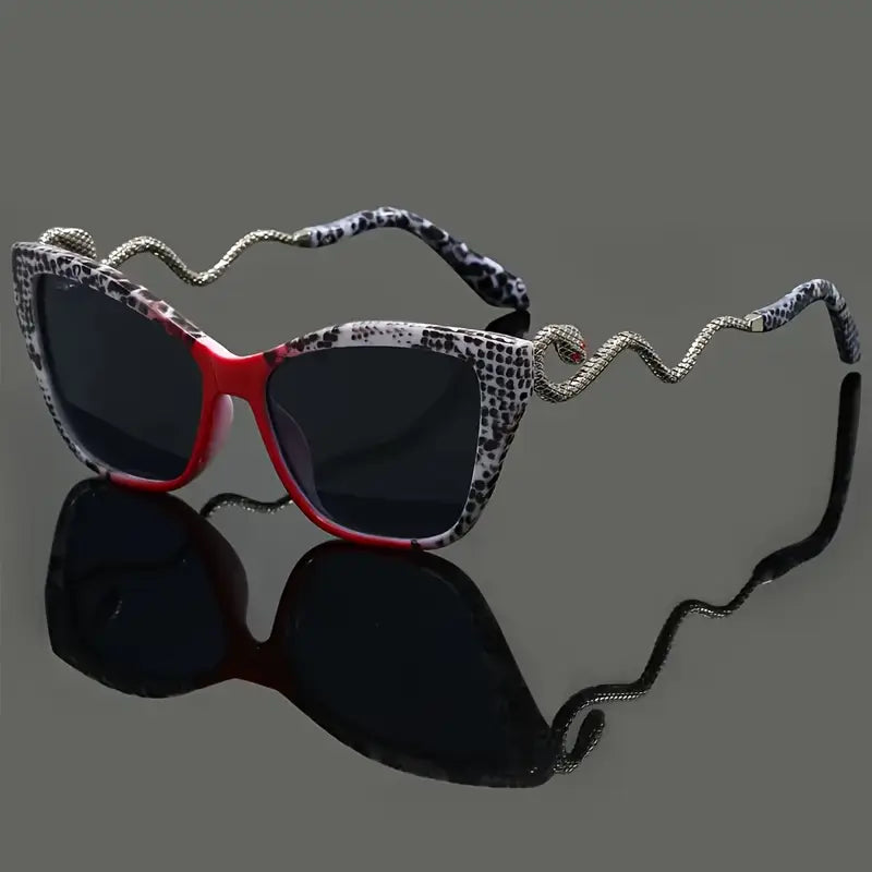 Oversized Viper cat-eye sunglasses for women, black acetate, fashionable & UV protective.