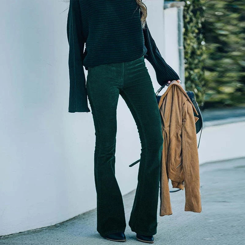 Relaxed fit women's stretch corduroy pants, combining comfort, versatility, and modern casual style.