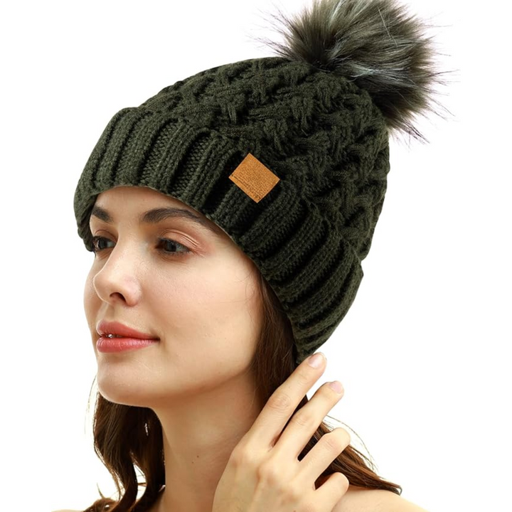 Soft fleece-lined interior of the Yvonne women's beanie, ensuring maximum warmth and comfort.