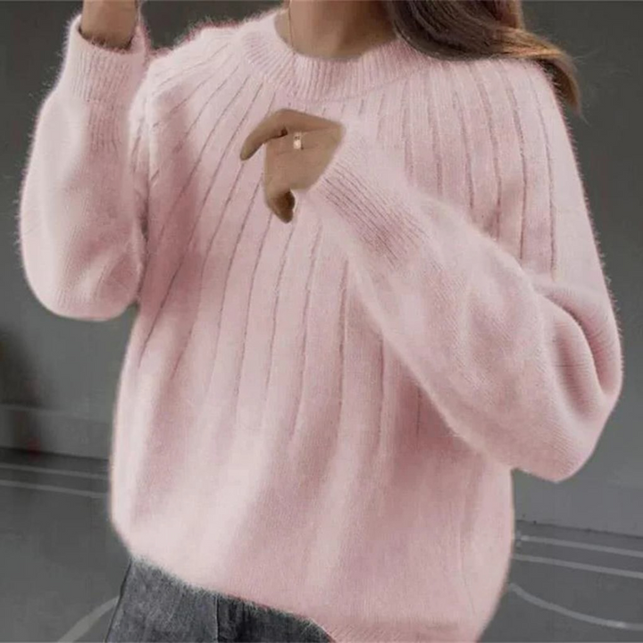 Soft cashmere knitted top for women, offering luxurious comfort and versatile casual wear for fall.