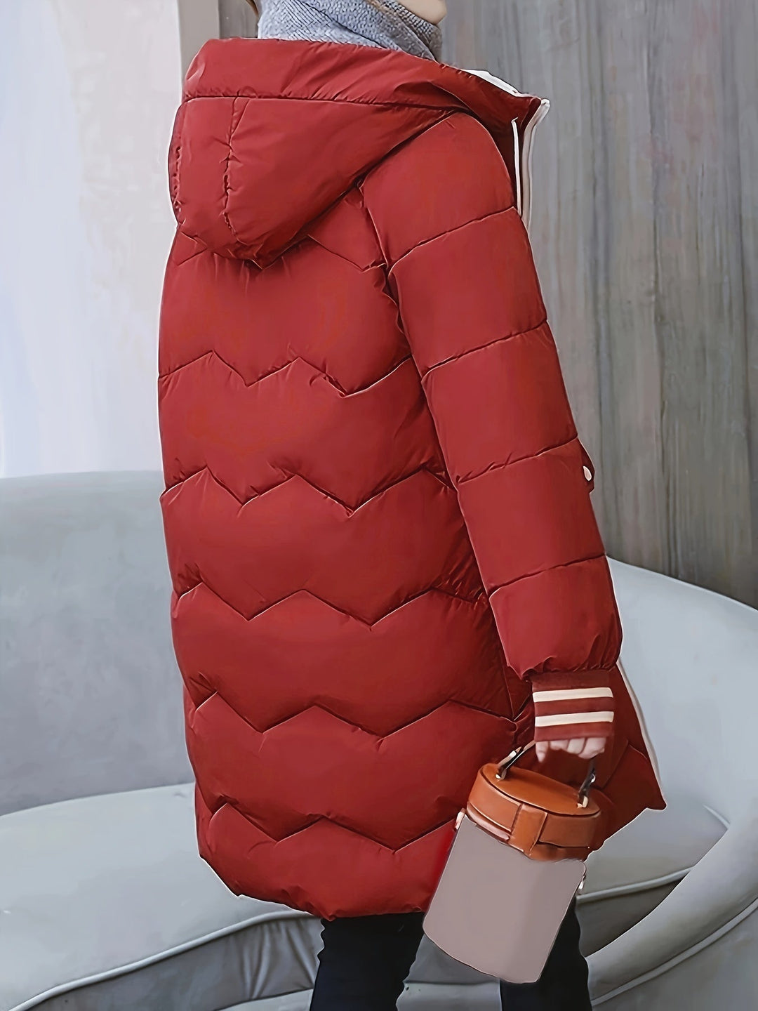 Women's autumn/winter warm quilted hoodie jacket, long sleeve, with full zip.