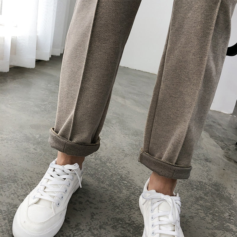 Warm, thick women's pants for winter, providing comfort and style for cold casual days.