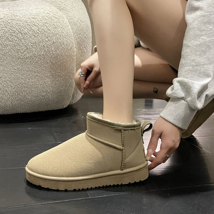 Durable women's cold weather boots. Warm and waterproof, providing ultimate comfort in snow and ice.