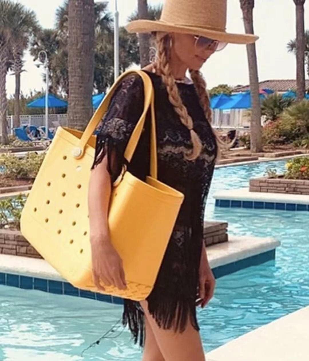 Perforated EVA beach tote bag for women, easy to clean & durable summer accessory
