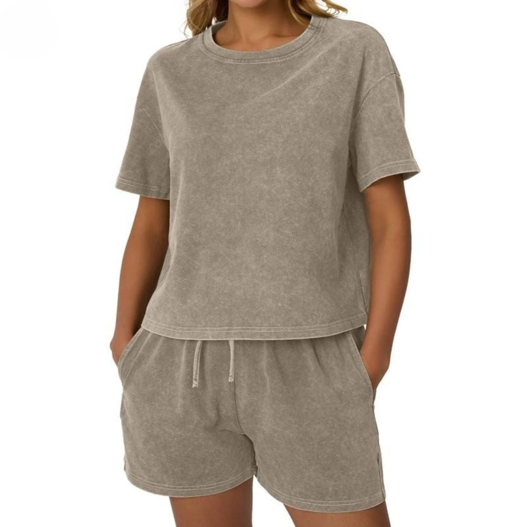 Comfortable women's two-piece washed cotton lounge set, ideal for relaxing at home or casual outings.