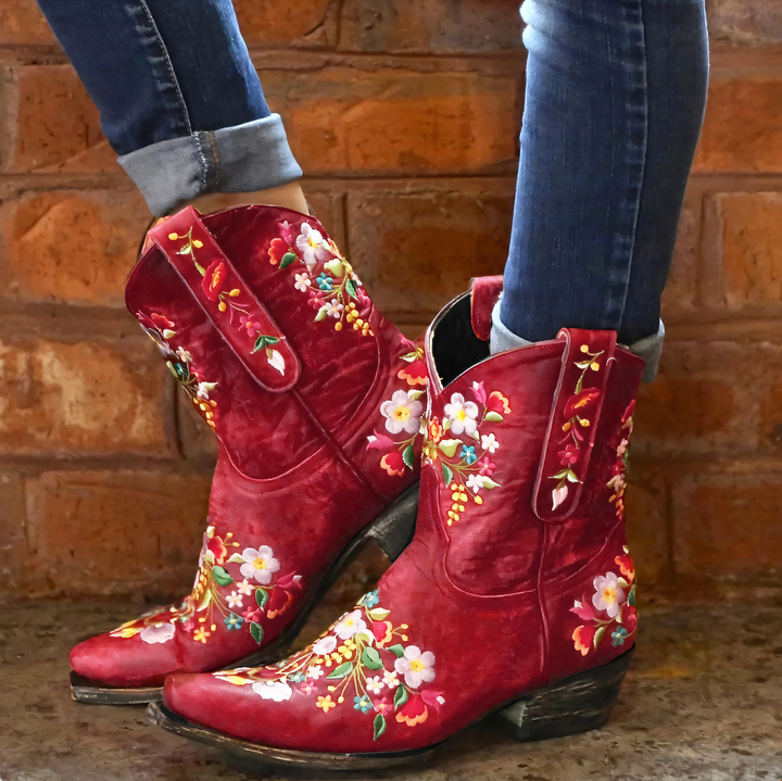 Women's waterproof vintage cowgirl boots, perfect for outdoor style & fall fashion.