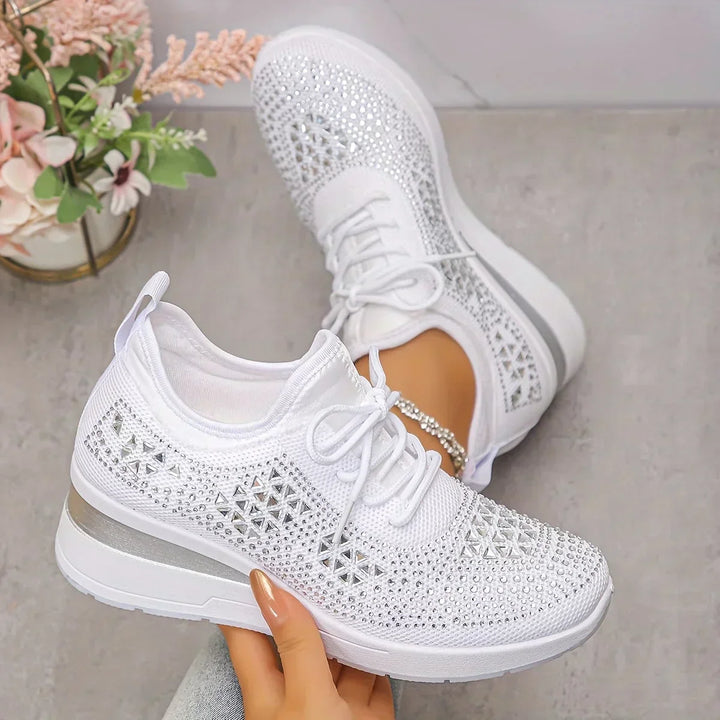 Women's white orthopedic sneakers with arch support, ideal for comfortable daily walking & pain relief.