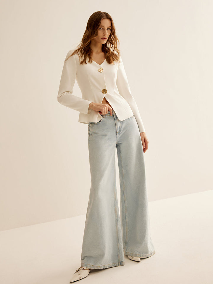 Sophisticated white slim-fit women's blazer, a sharp tailored jacket for professional and business casual looks.
