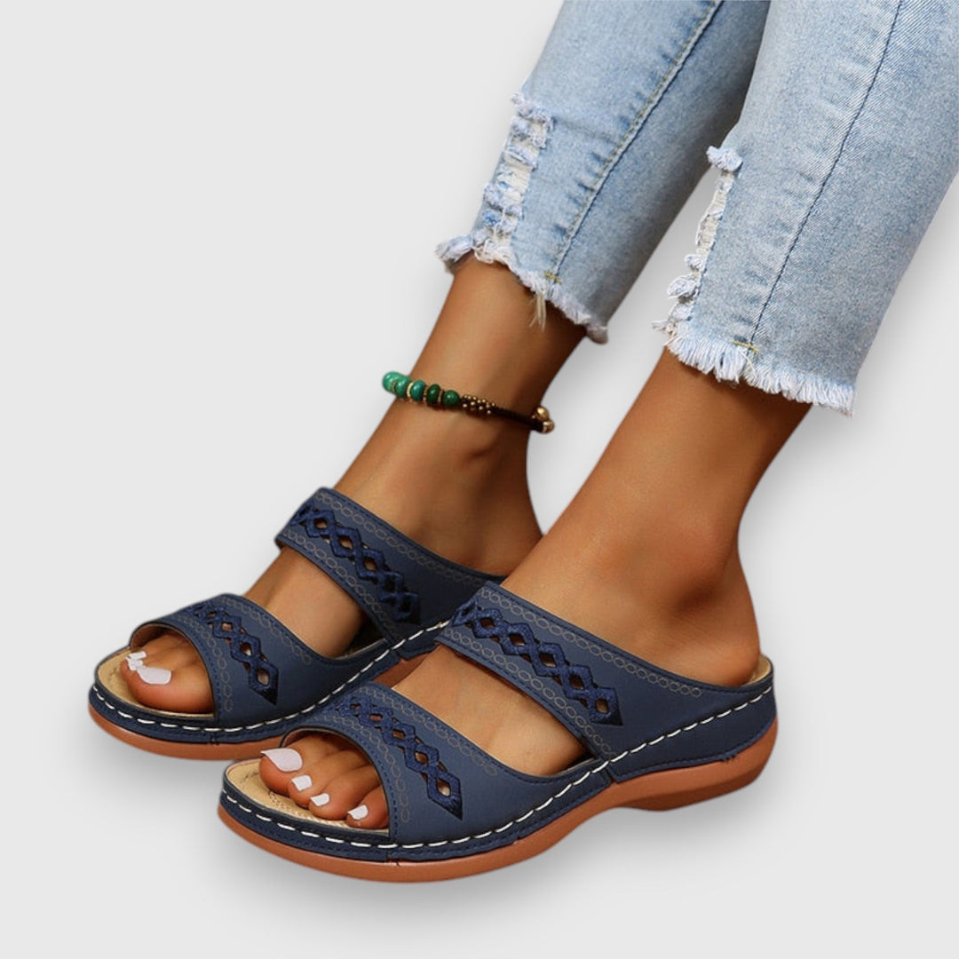 Practical women's wide fit casual sandals, perfect for everyday summer adventures.
