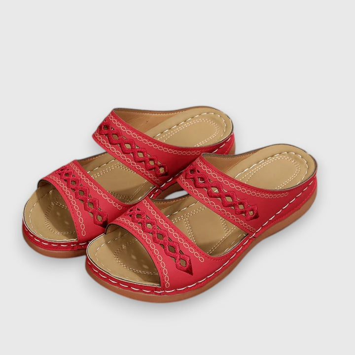 Durable women's wide fit walking sandals, providing excellent foot comfort & support.