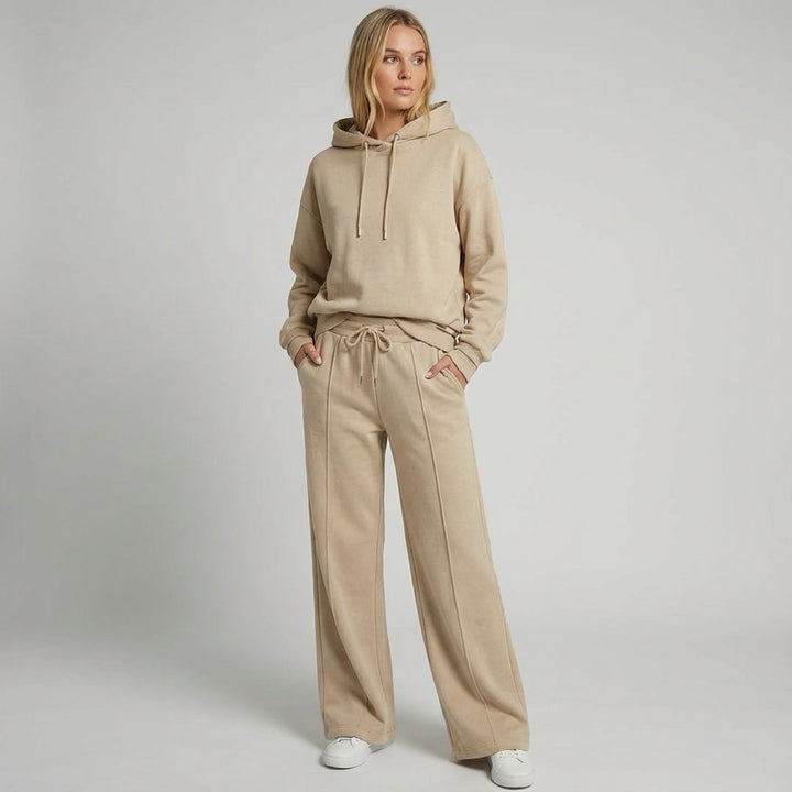 Soft knit women's wide leg jogging pants and hoodie set, ideal for relaxed days