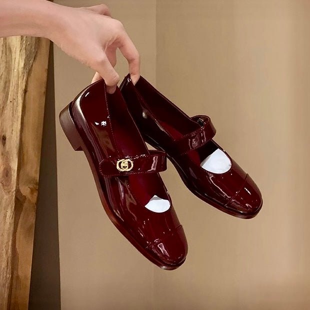 Womens comfortable flats: Wide toe box Mary Jane style with exceptional arch support for active days.