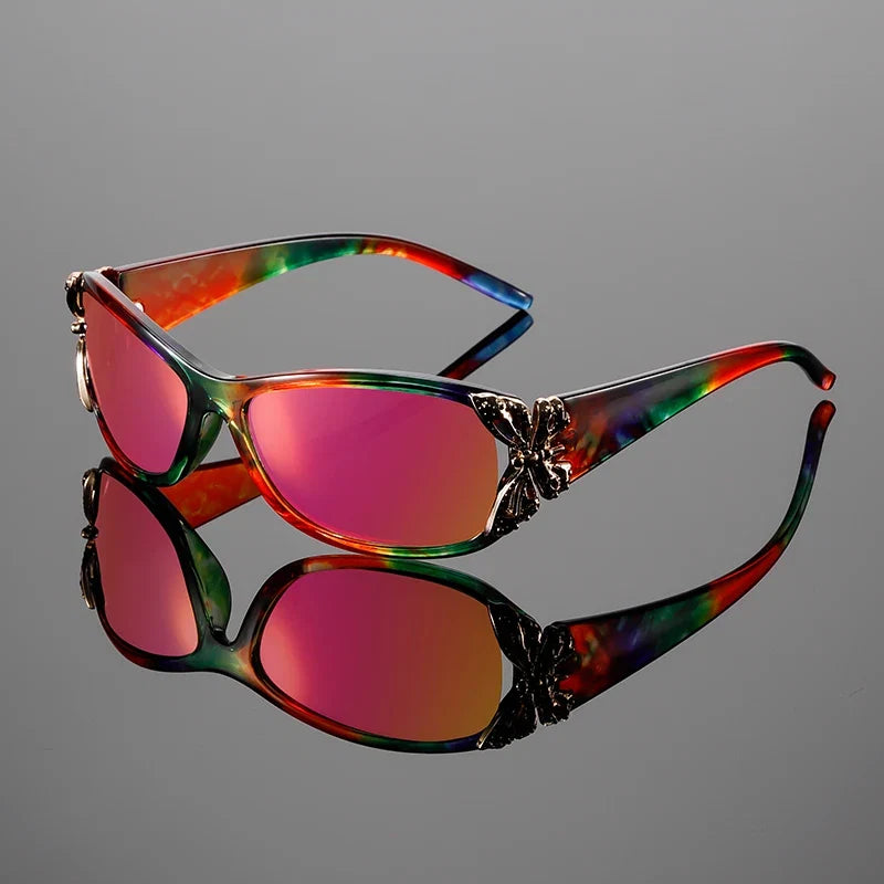 Elegant women's butterfly accent Y2K sunglasses. Lightweight retro eyewear for stylish UV protection, a must-have fashion accessory.