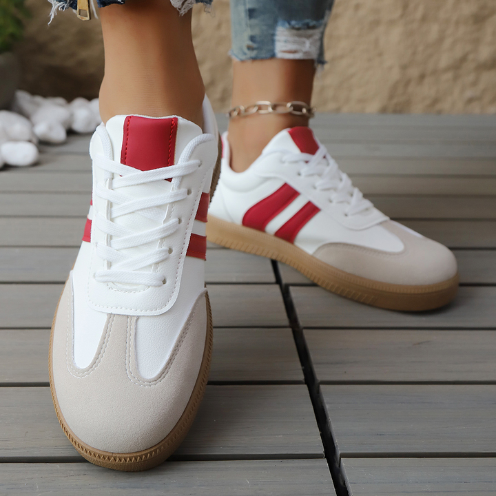 Vintage style Zippa fashion sneakers for women. Classic low-top design, perfect for streetwear & casual outfits.